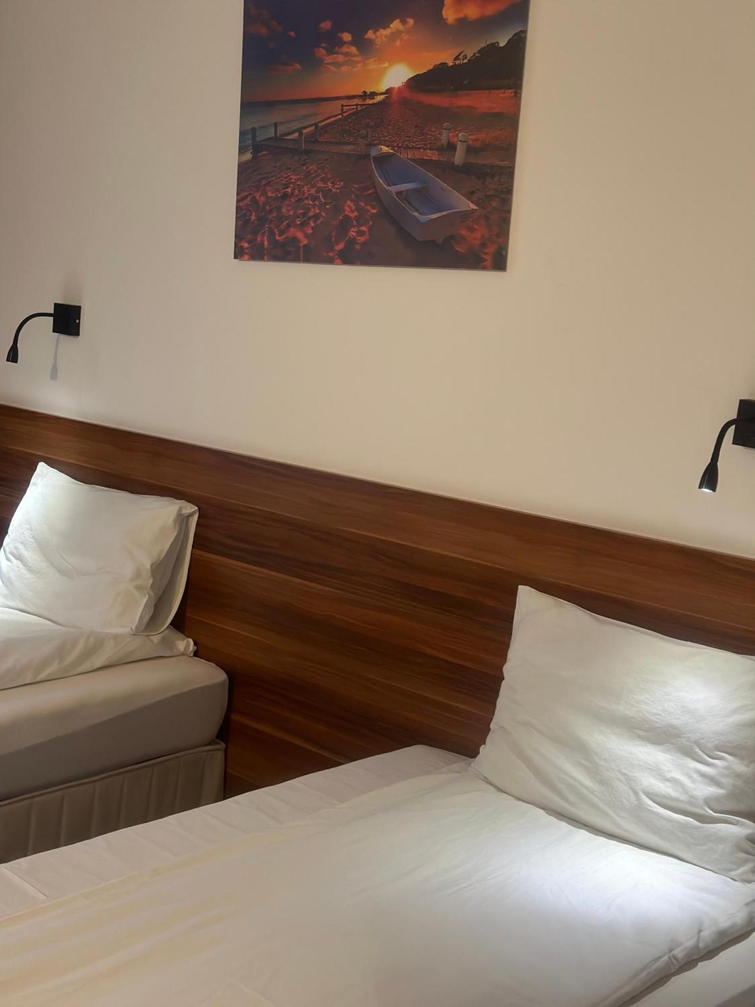 Brilliance Hotel Varna Buitenkant foto