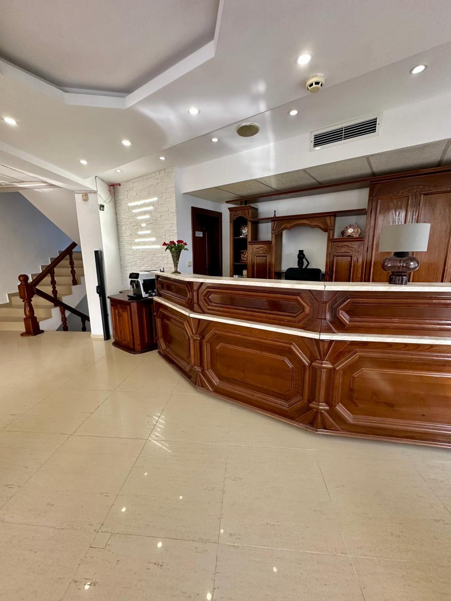 Brilliance Hotel Varna Buitenkant foto