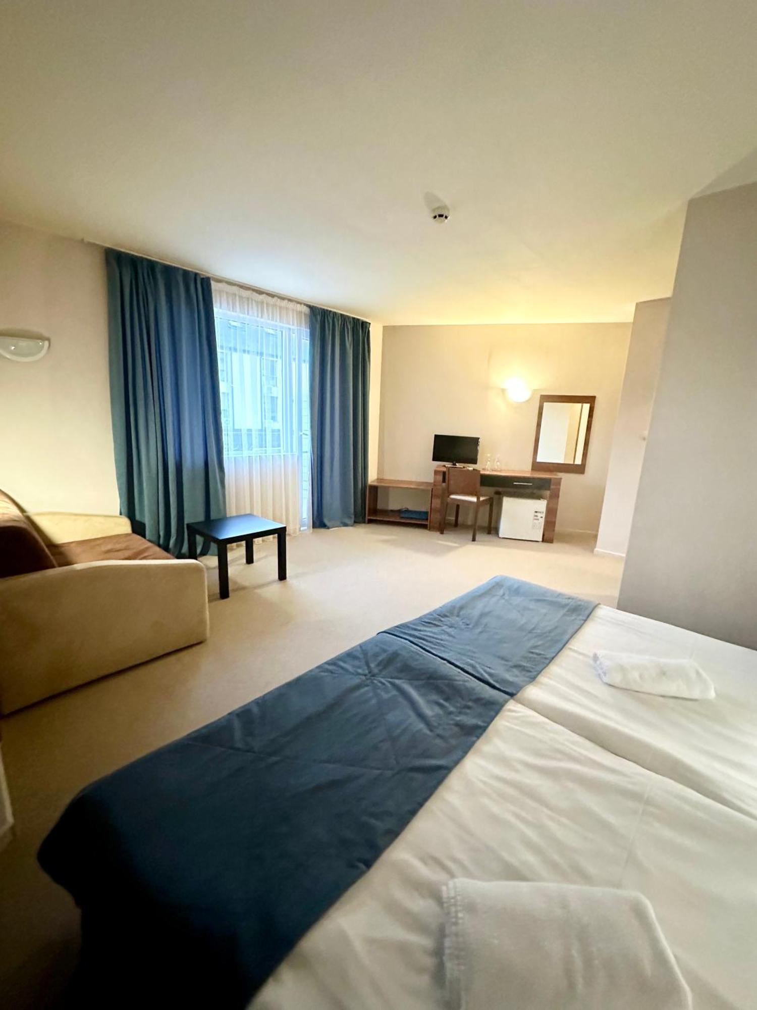 Brilliance Hotel Varna Buitenkant foto