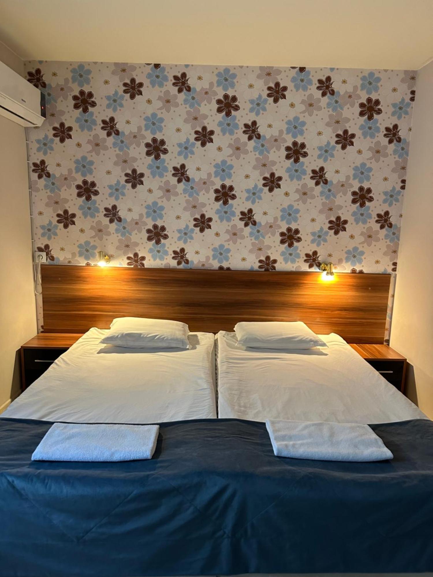 Brilliance Hotel Varna Buitenkant foto