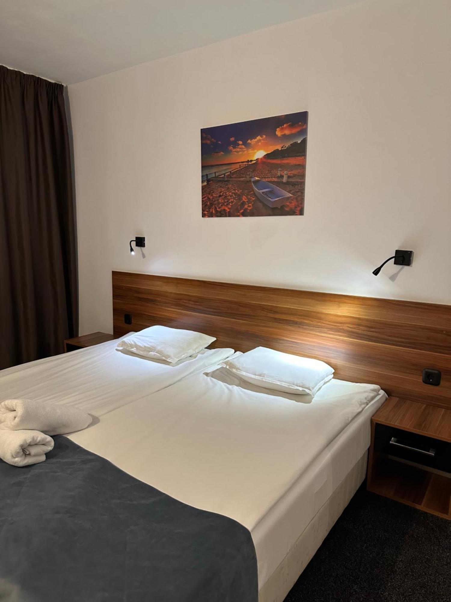 Brilliance Hotel Varna Buitenkant foto