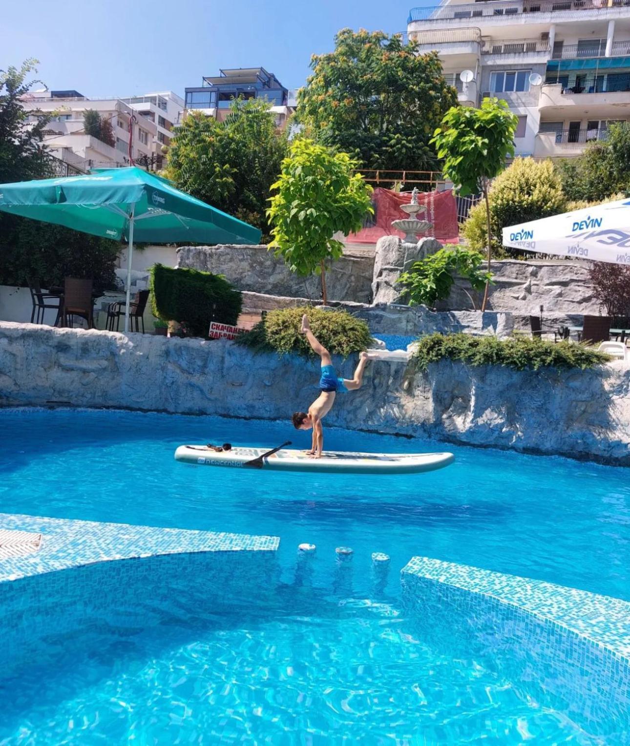 Brilliance Hotel Varna Buitenkant foto